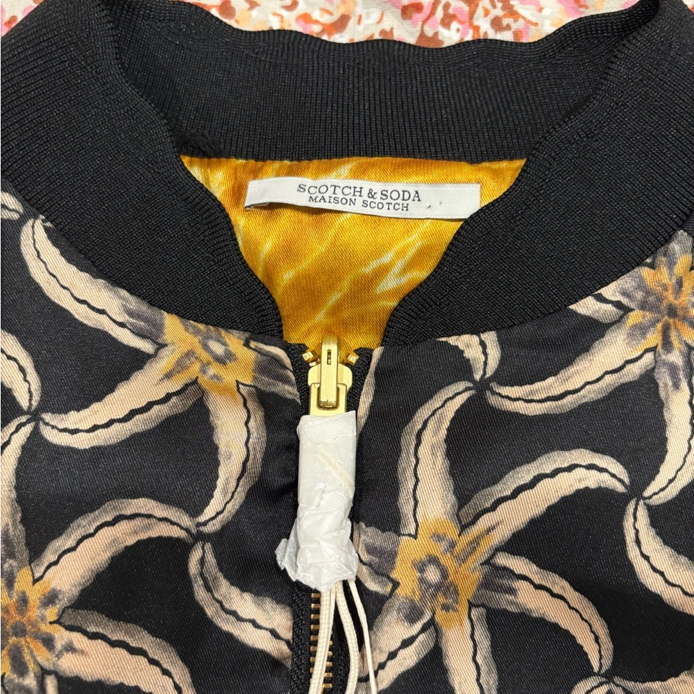 Scotch & Soda Reversible Black and Yellow Bomber Jacket - Picture 7 of 13